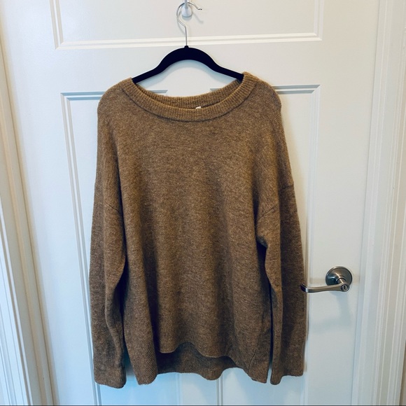 Aritzia Sweaters - Aritiza Babaton Camel Sweater. Size Medium.